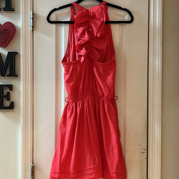 Ruffled back summer dress with pockets and belt hooks - Picture 7 of 8